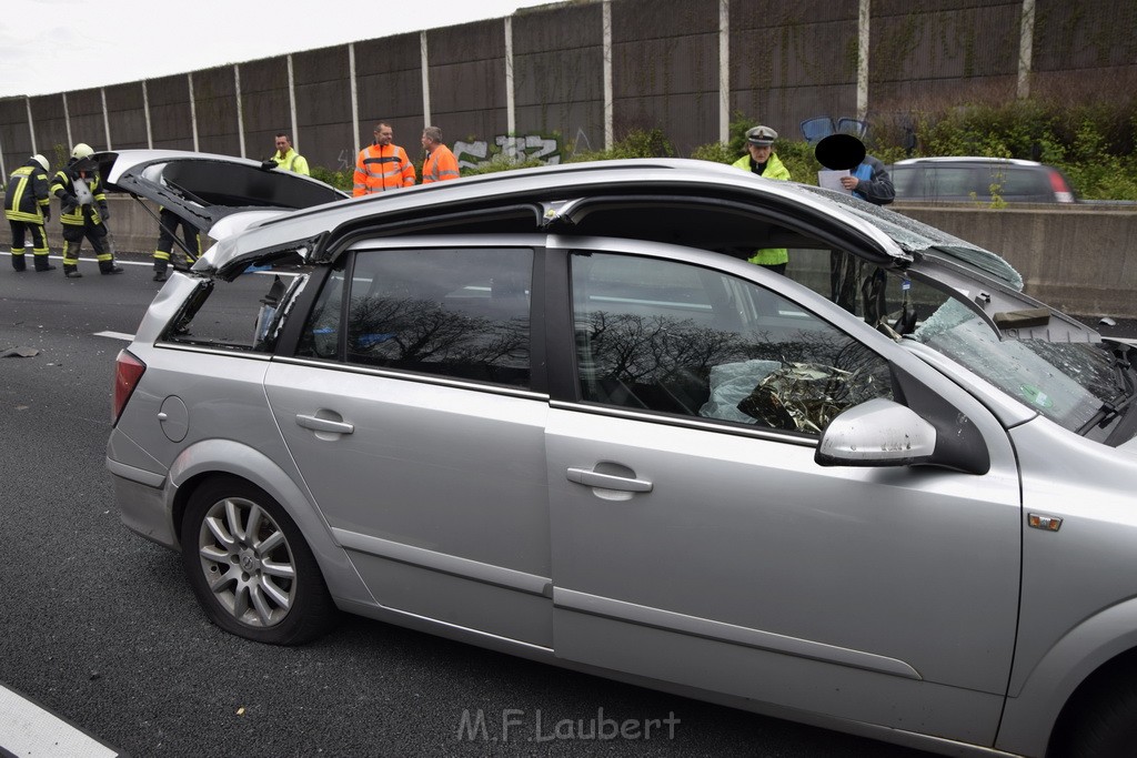 VU Auffahrunfall A 3 Rich Oberhausen kurz vor AS Koeln Dellbrueck P106.JPG - Miklos Laubert